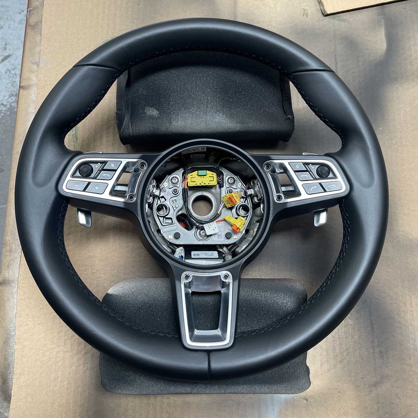 renovation-volant-porsche-cuir